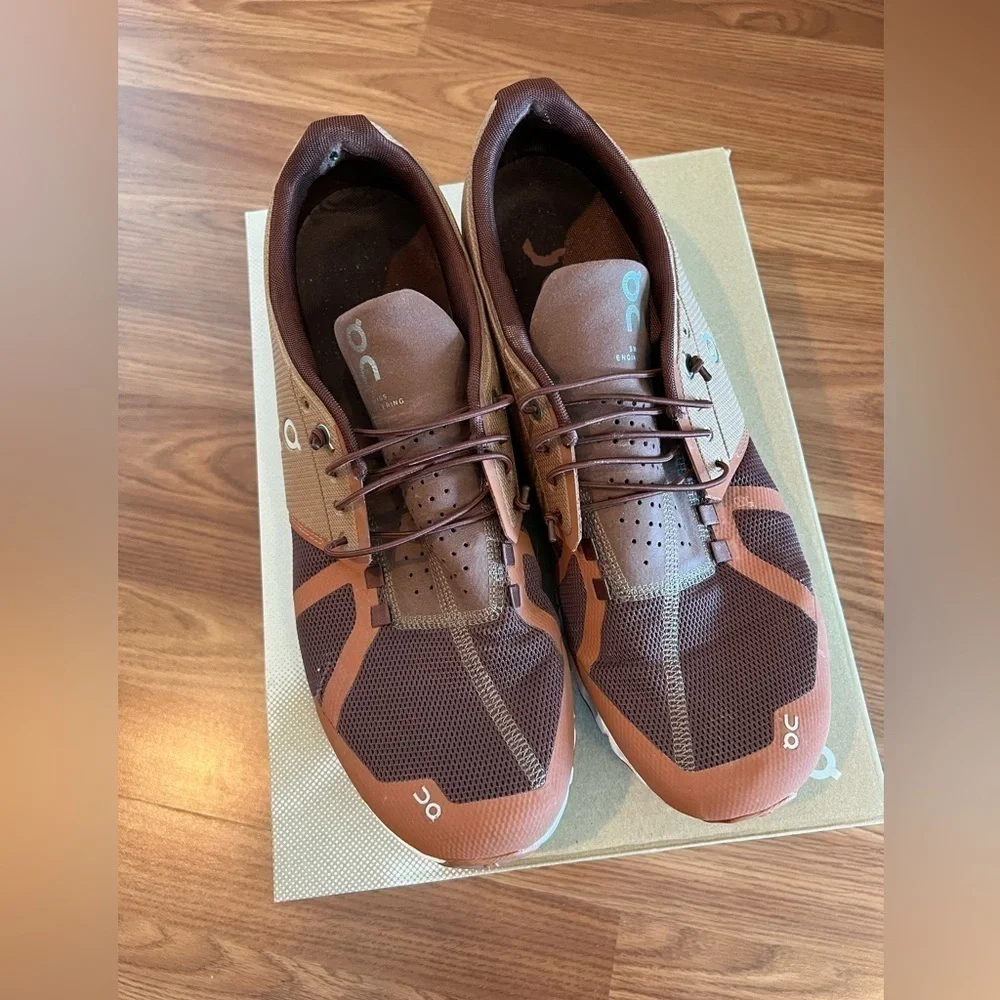On Running men running sneakers size M14